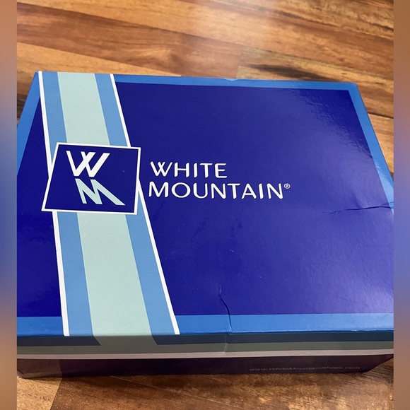 White Mountain Jodi Water Resistant Suede Boot - Picture 6 of 6